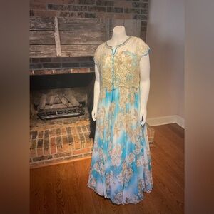 Women’s Vintage Hand Made In India Dress See Pictures For measurements beautiful